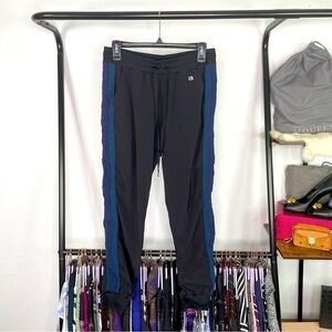𝅺gapfit Striped Drawstring Joggers